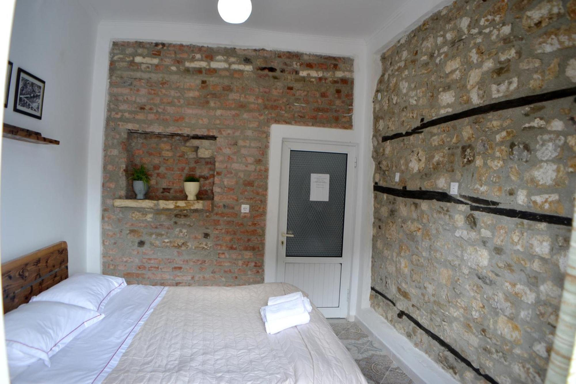 Guesthouse Belle View Berat Exterior photo