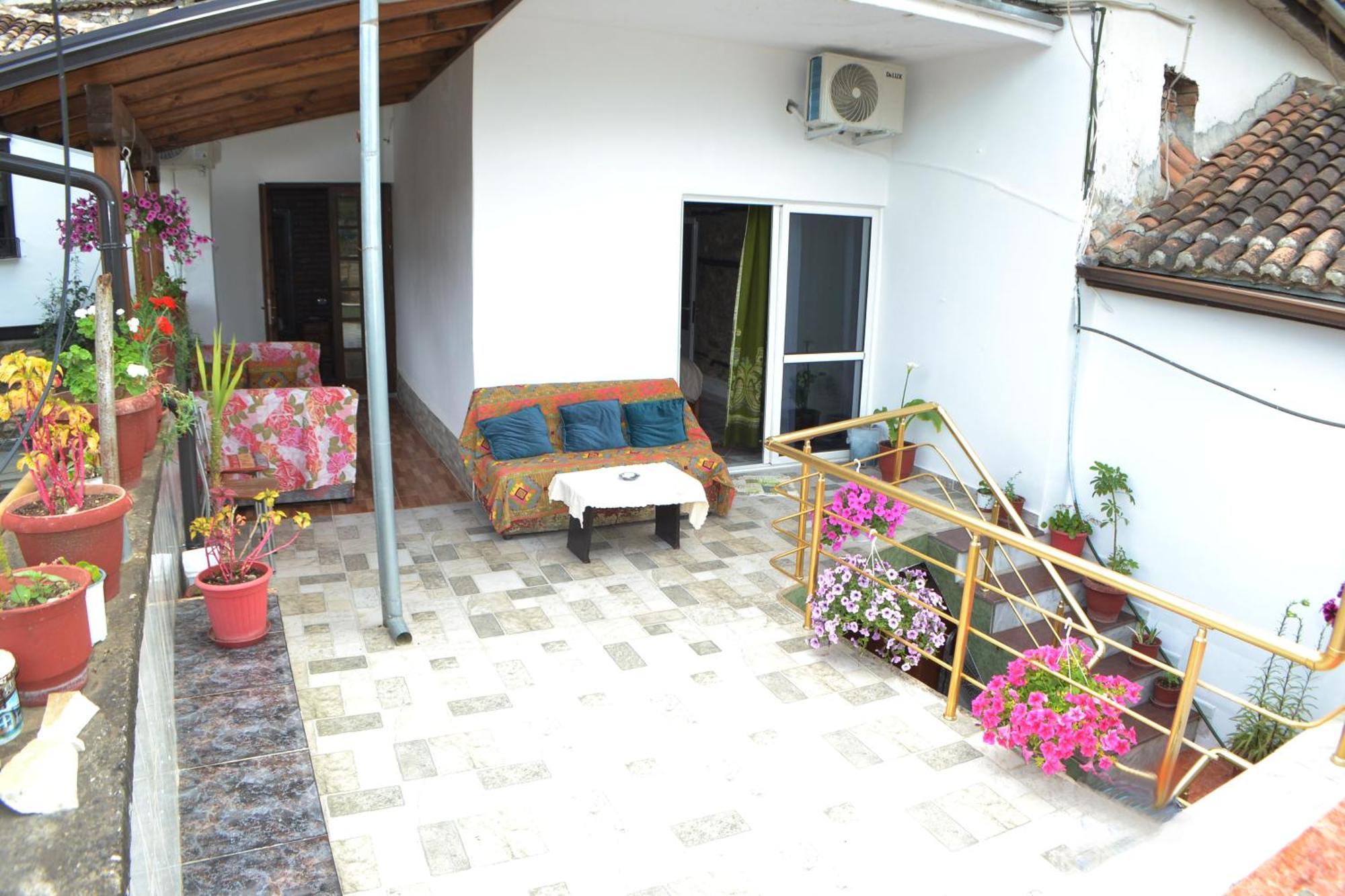 Guesthouse Belle View Berat Exterior photo