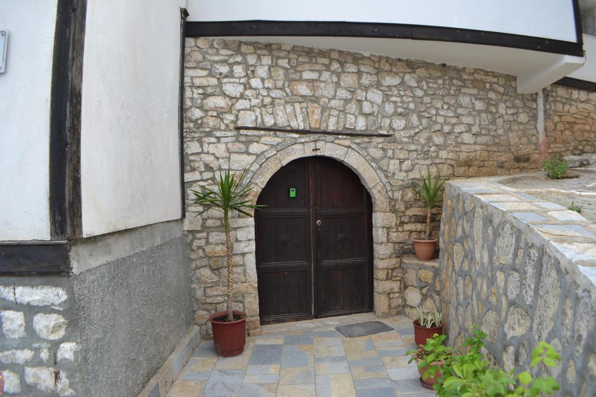 Guesthouse Belle View Berat Exterior photo